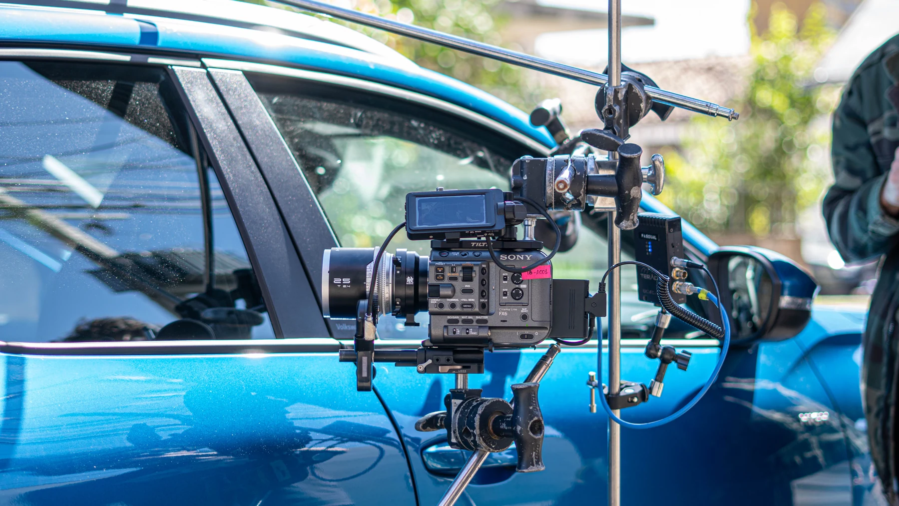 Sony FX6 rigueada sobre el VW Tera con suction mount
